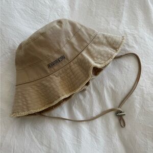 Jacquemus Frayed Brim Bucket Hat in Beige